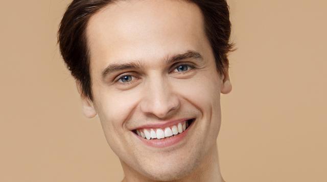Procedure and price of teeth whitening abroad