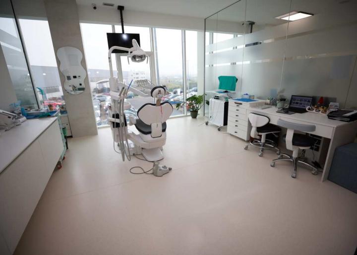 Medikadent Dental Polyclinic 4