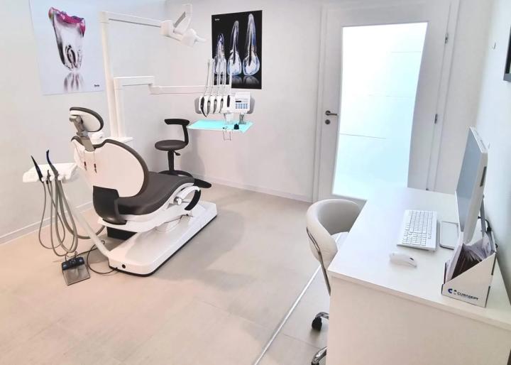 Smile Implantology Centre 5